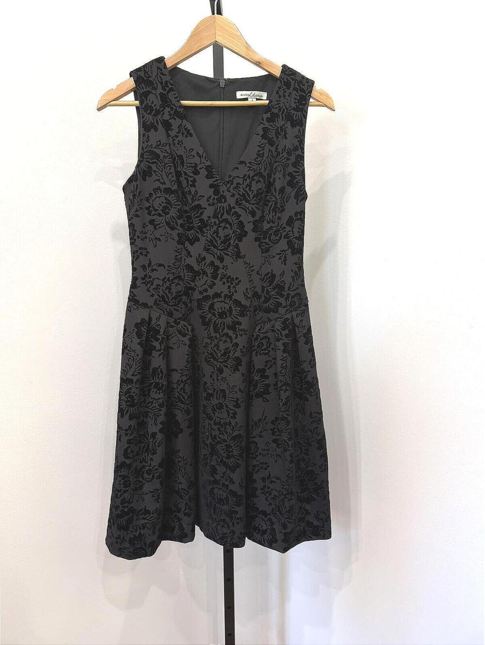 Simply Liliana Size 4 Velvet Black Floral Pattern Sleeveless Dress